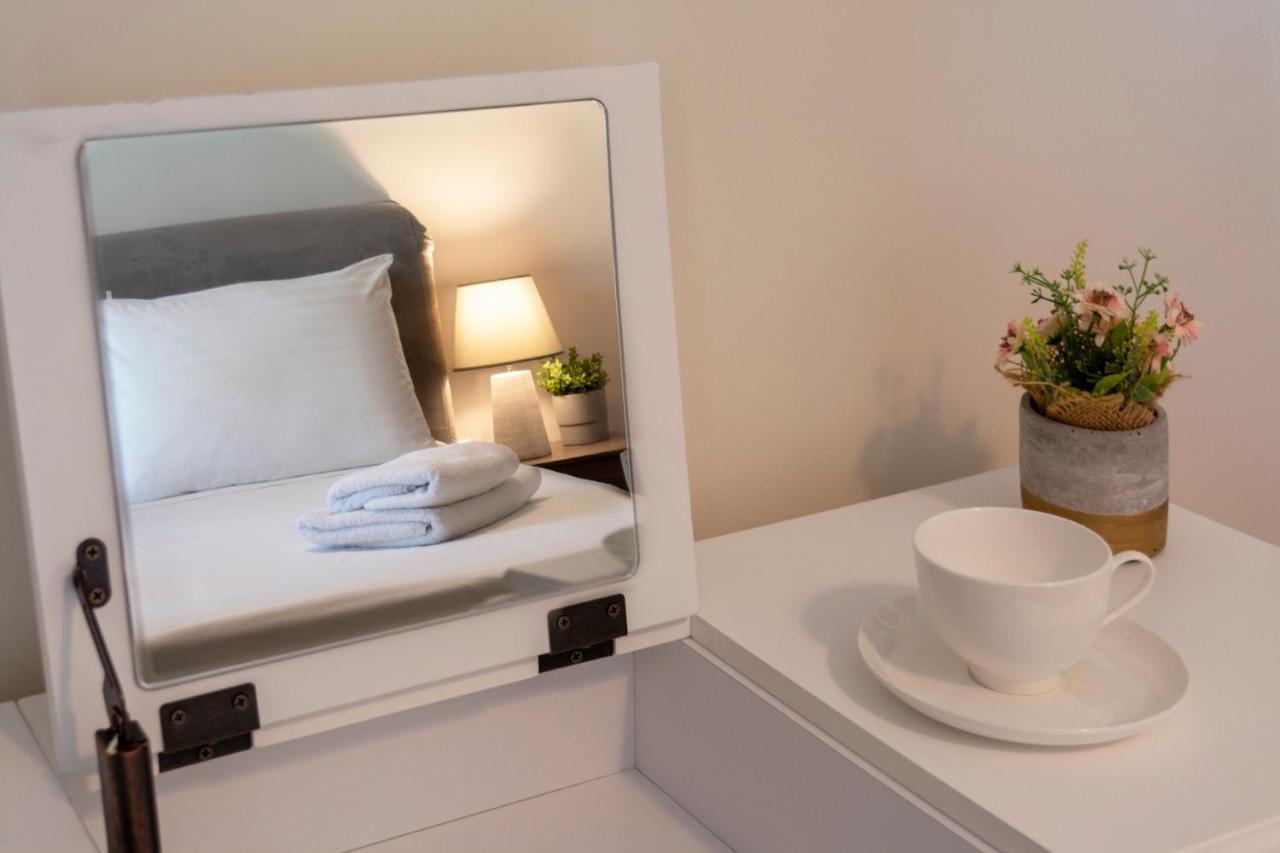 Acropolis View 2Bd Apt Next To Museum & Metro アテネ エクステリア 写真